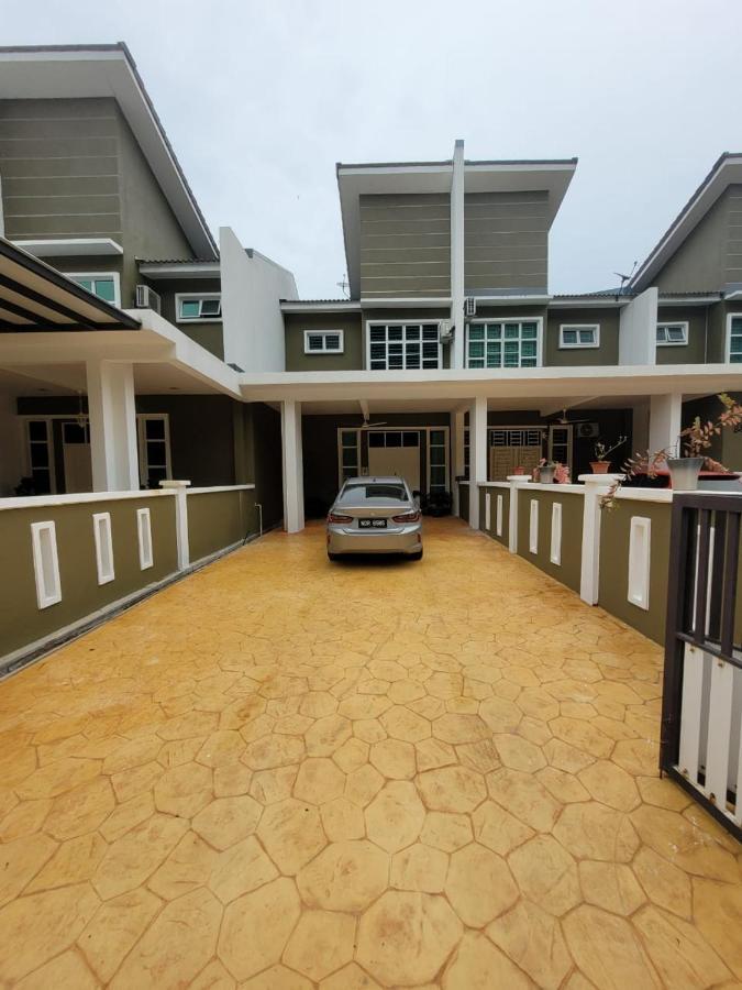 Teduhan Abqory Kuala Terengganu Exteriör bild